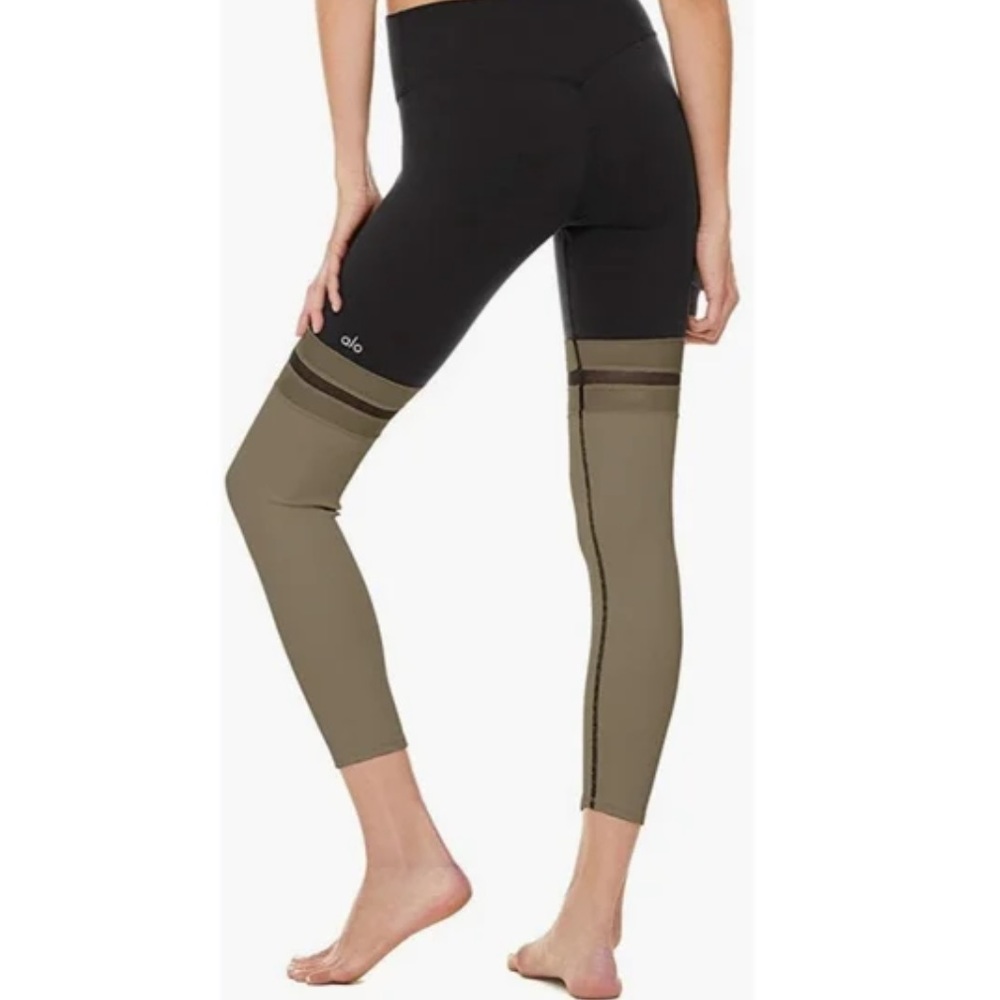 Alo Yoga 7/8 Player Legging Black Olive Green  Size M
